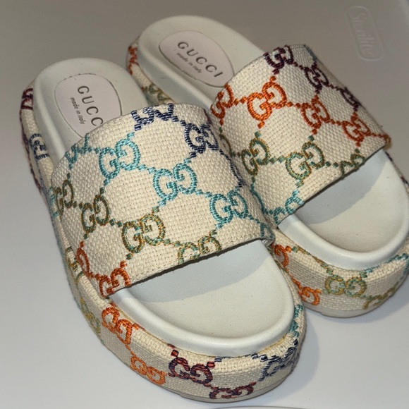 Gucci Cream Slides with Multicolor GG Pattern - Picture 1 of 3
